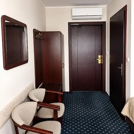 Adria Hotel 3*